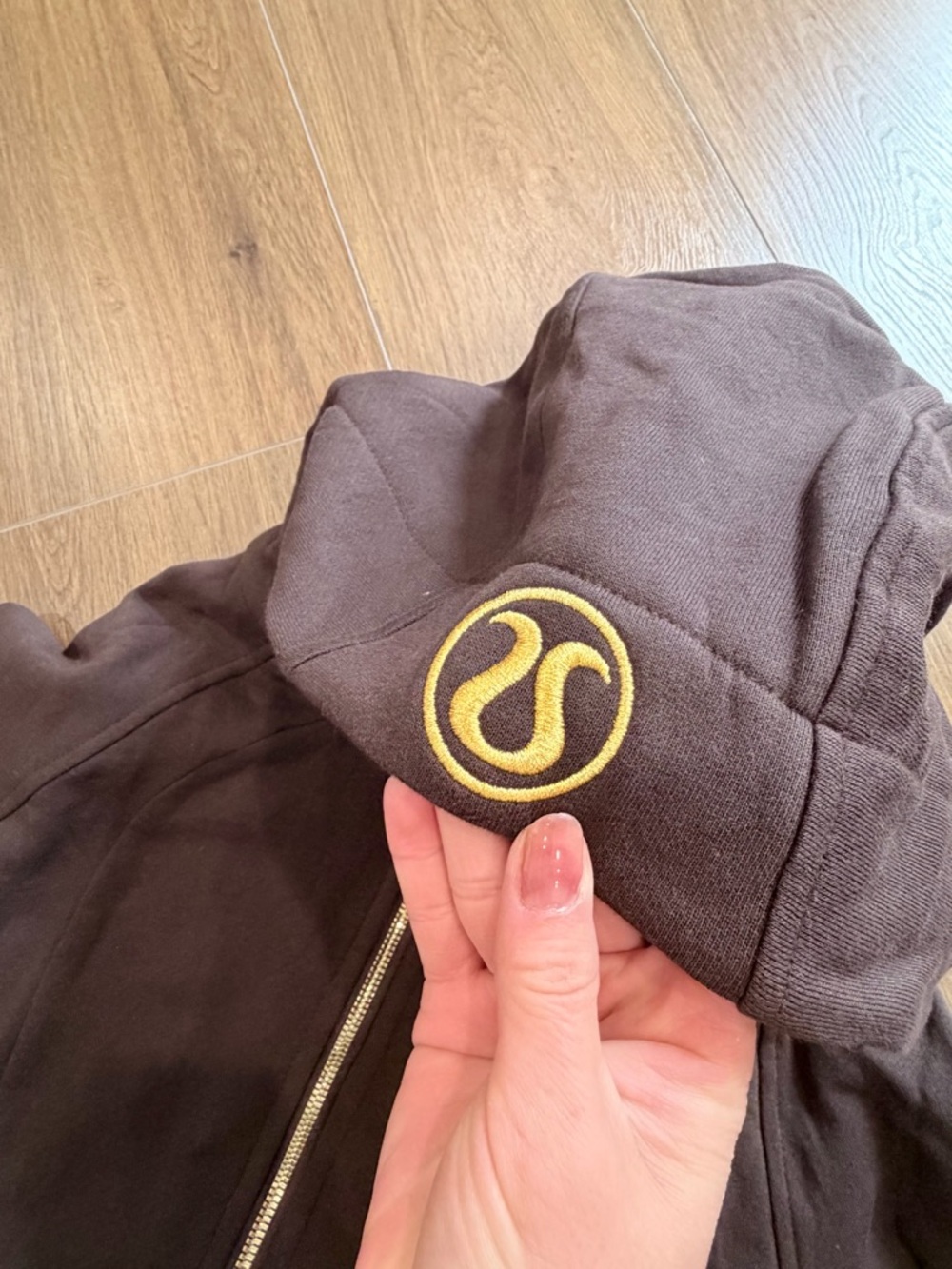 New Lululemon Scuba Full-Zip Hoodie with gold zipper without tag - Picture 8 of 13